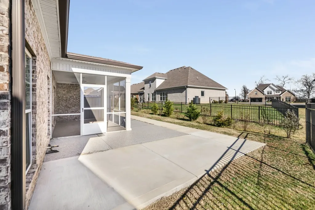 814 Stovers Glen Murfreesboro TN 37128