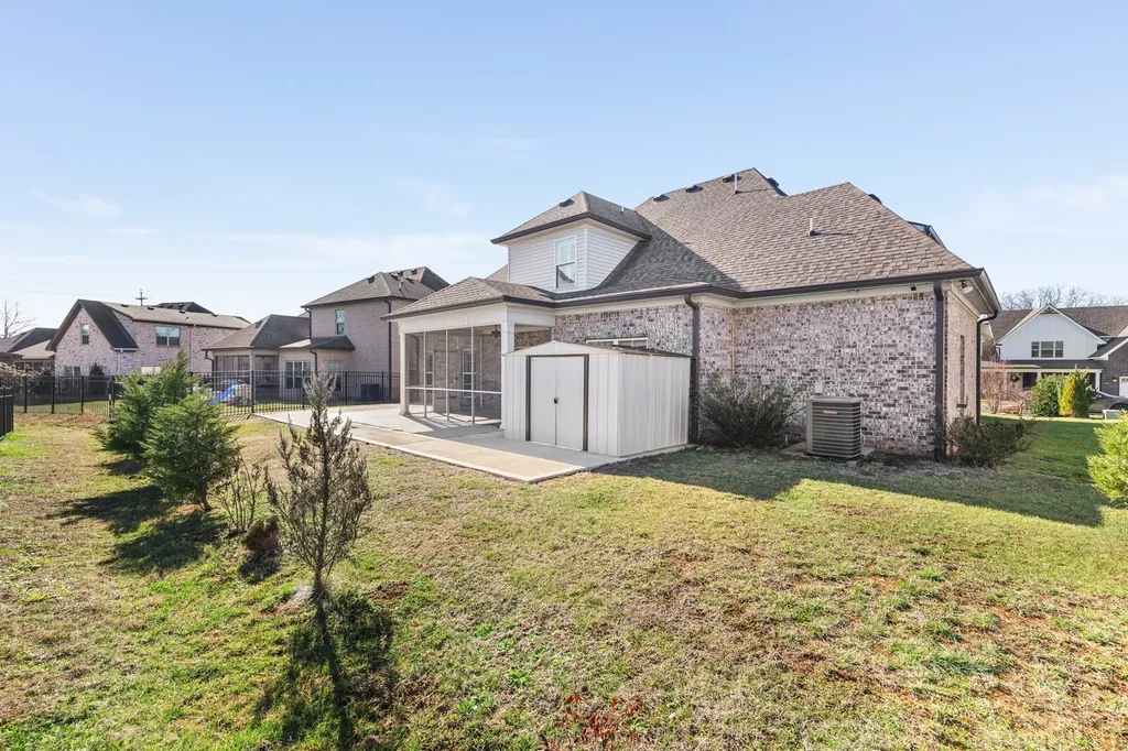 814 Stovers Glen Murfreesboro TN 37128