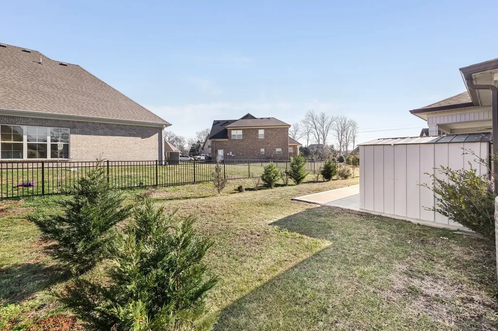 814 Stovers Glen Murfreesboro TN 37128