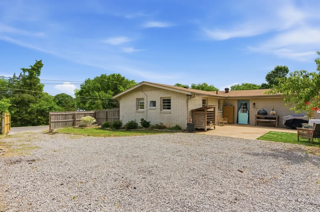 450 Sanders Ferry Road Hendersonville TN 37075