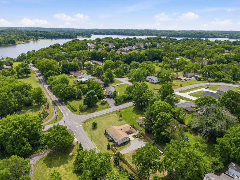 450 Sanders Ferry Road Hendersonville TN 37075