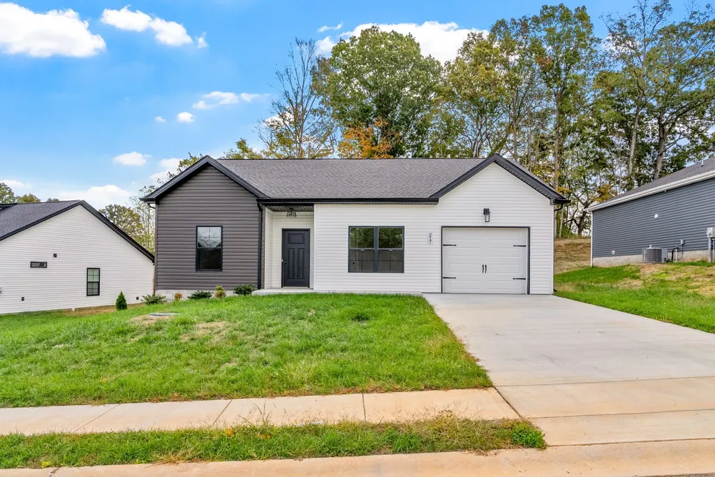 217 Wayne Hall Road Clarksville TN 37040