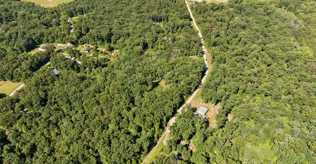 9 Dollar Lane Altamont TN 37301