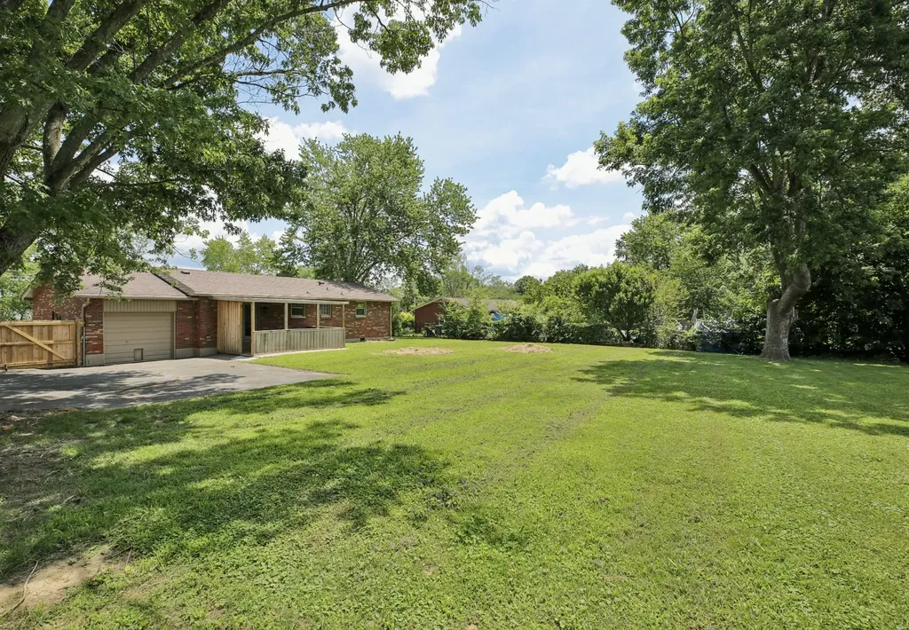 2108 Lynwood Drive Greenbrier TN 37073
