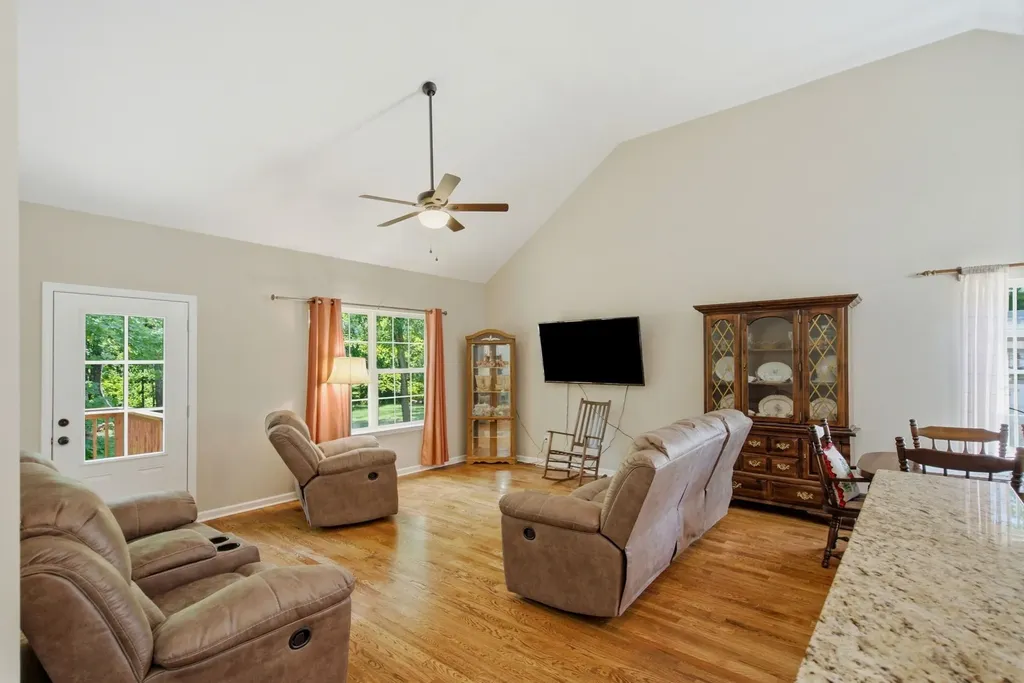 4423 Taylor Road Springfield TN 37172
