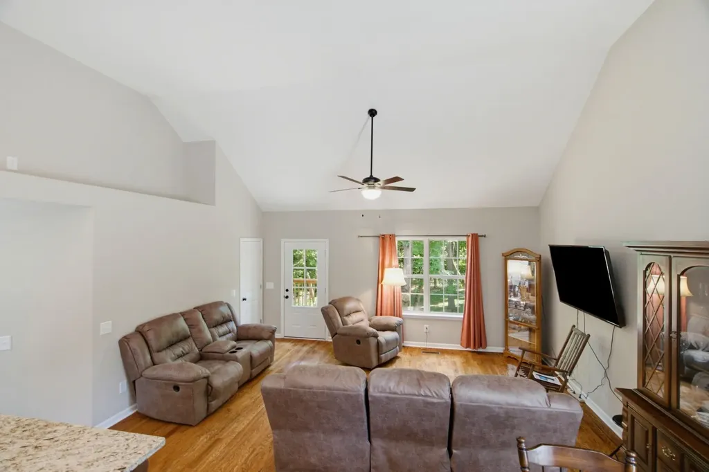 4423 Taylor Road Springfield TN 37172