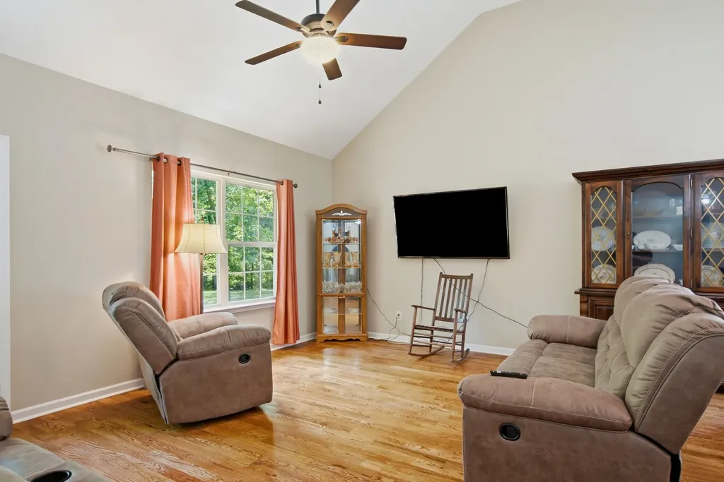4423 Taylor Road Springfield TN 37172