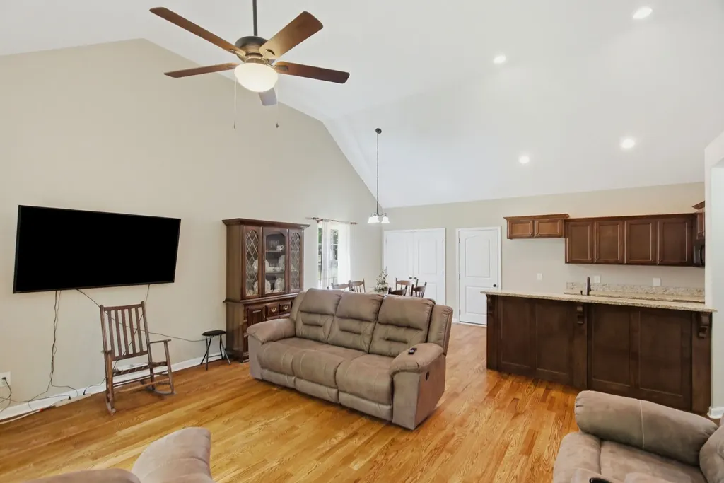 4423 Taylor Road Springfield TN 37172