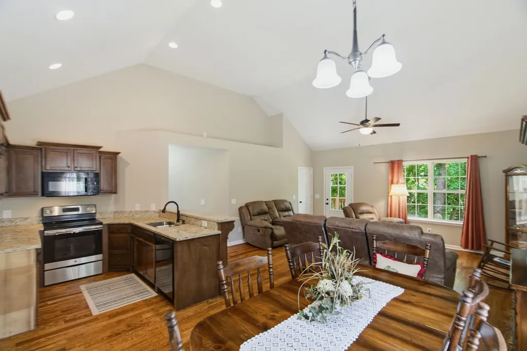 4423 Taylor Road Springfield TN 37172