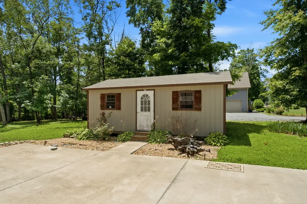 4423 Taylor Road Springfield TN 37172