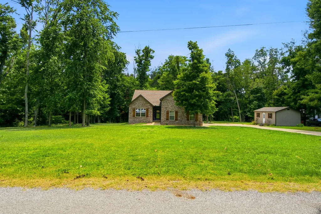 4423 Taylor Road Springfield TN 37172