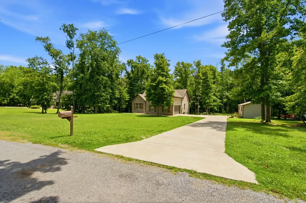 4423 Taylor Road Springfield TN 37172