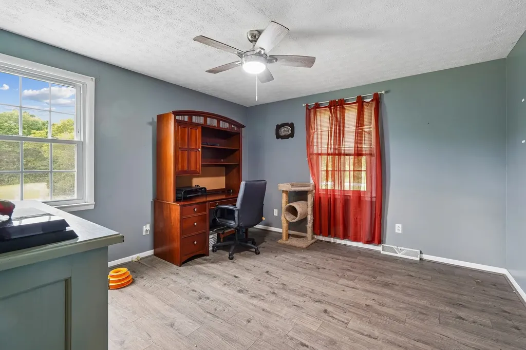 2165 Petty Road Charlotte TN 37036