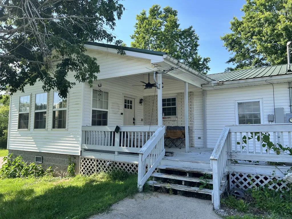 2165 Petty Road Charlotte TN 37036