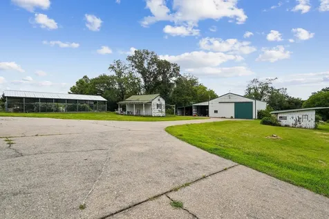 2165 Petty Road Charlotte TN 37036