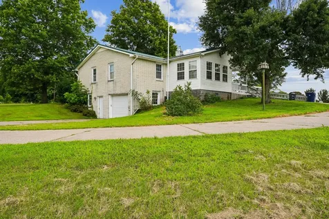 2165 Petty Road Charlotte TN 37036
