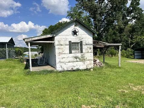 2165 Petty Road Charlotte TN 37036