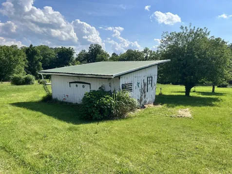 2165 Petty Road Charlotte TN 37036
