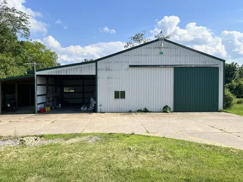 2165 Petty Road Charlotte TN 37036