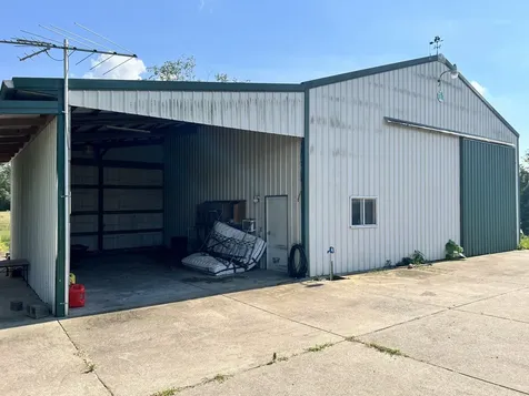 2165 Petty Road Charlotte TN 37036