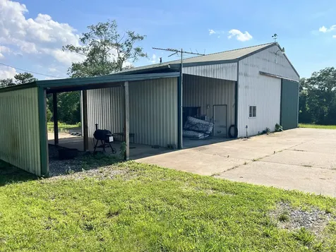 2165 Petty Road Charlotte TN 37036