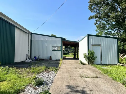 2165 Petty Road Charlotte TN 37036