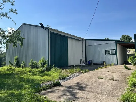 2165 Petty Road Charlotte TN 37036