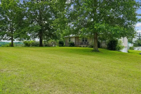 2165 Petty Road Charlotte TN 37036