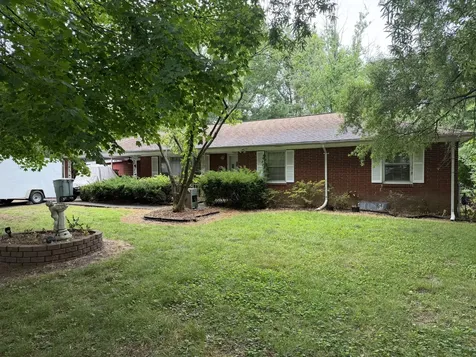 512 W Market Street Portland TN 37148