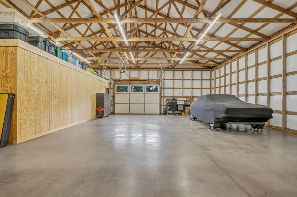 1261 Highway 48, S Dickson TN 37055
