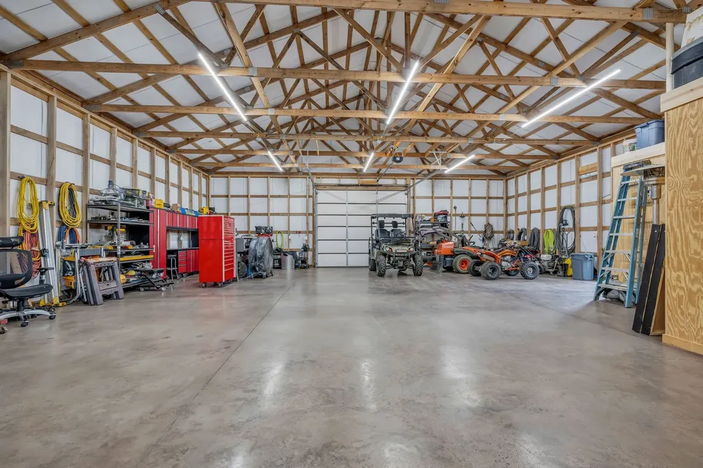 1261 Highway 48, S Dickson TN 37055