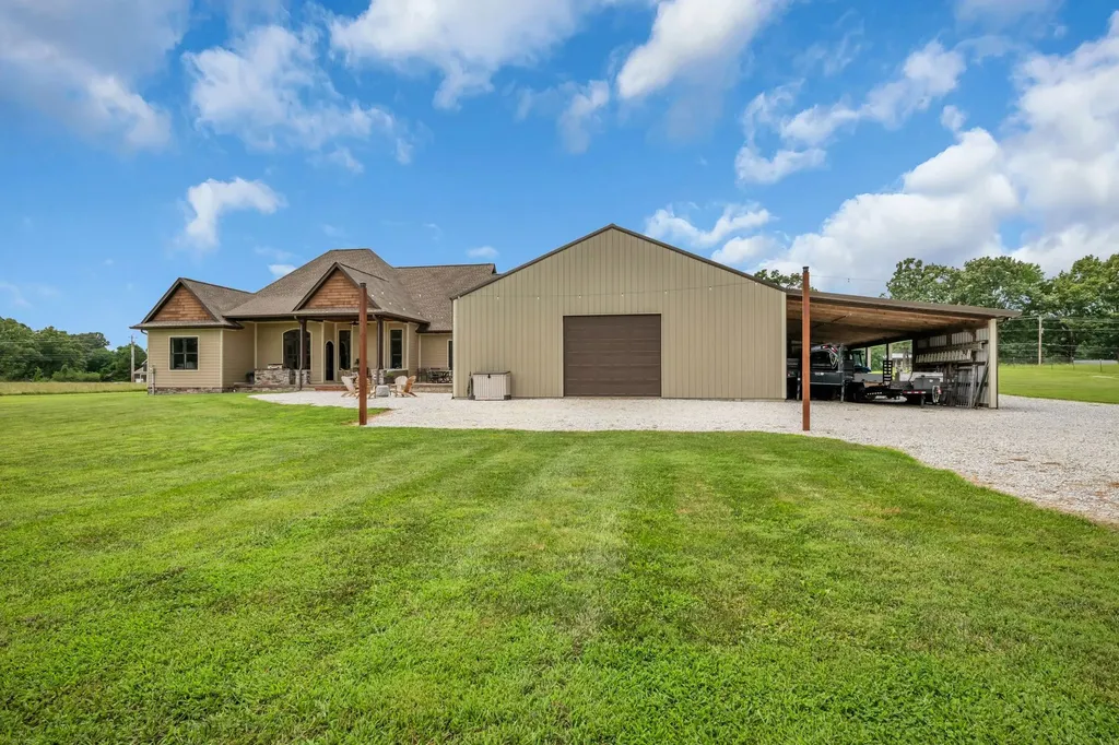 1261 Highway 48, S Dickson TN 37055