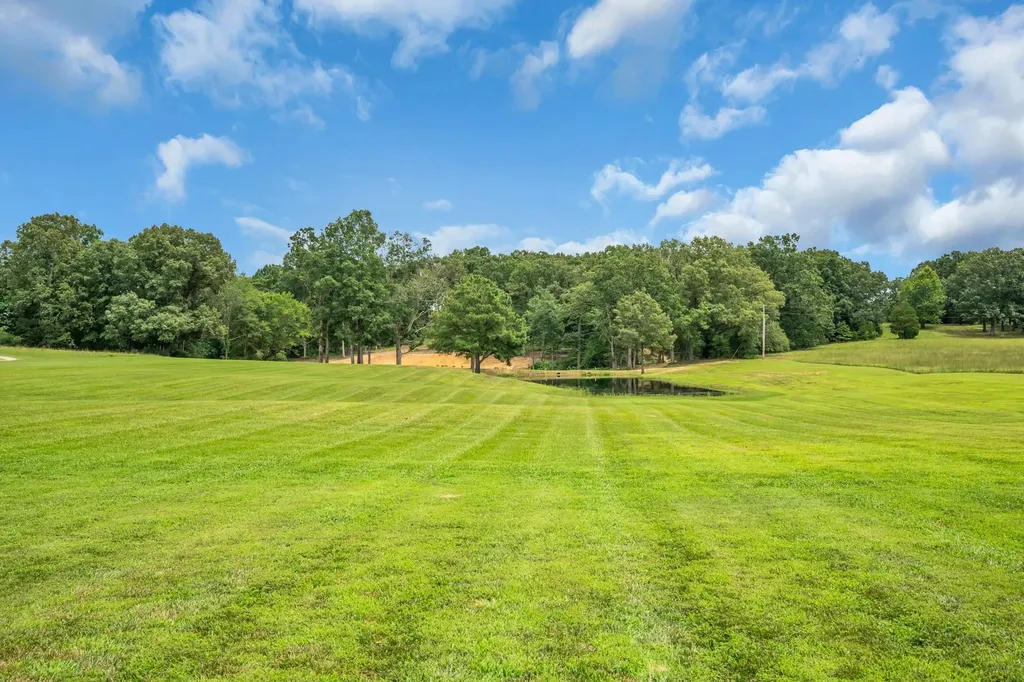 1261 Highway 48, S Dickson TN 37055