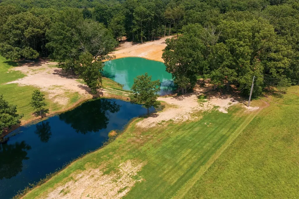1261 Highway 48, S Dickson TN 37055