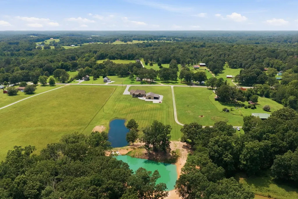 1261 Highway 48, S Dickson TN 37055