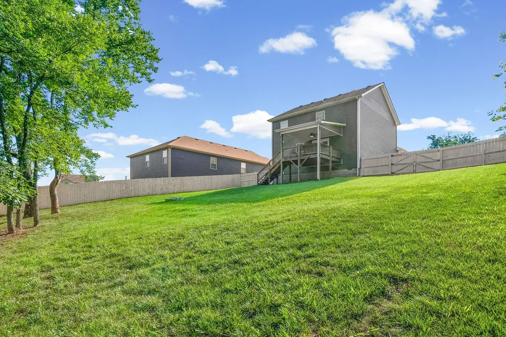 2948 Lancelot Lane Clarksville TN 37040