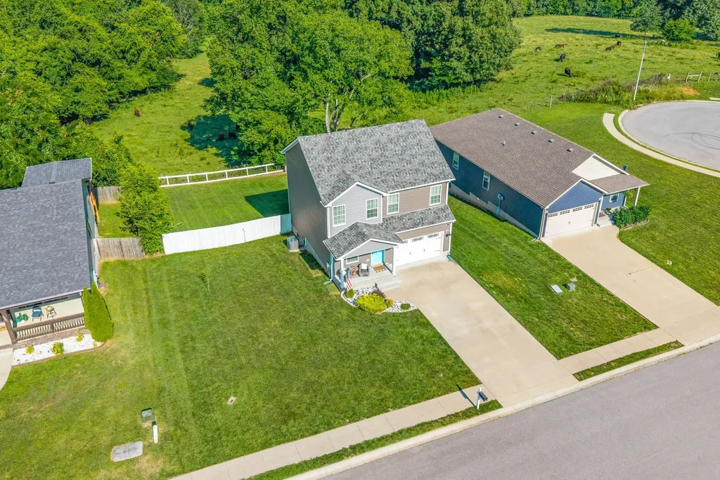 2948 Lancelot Lane Clarksville TN 37040