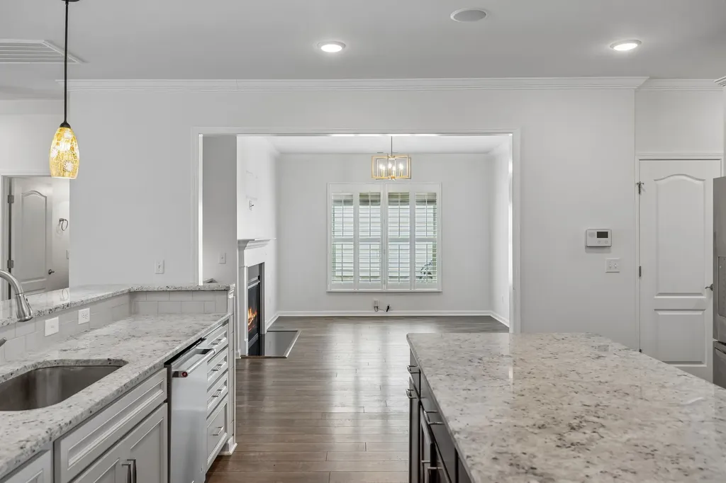 1018 Coffee Ridge Spring Hill TN 37174