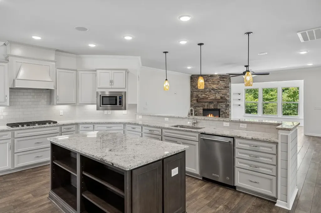 1018 Coffee Ridge Spring Hill TN 37174