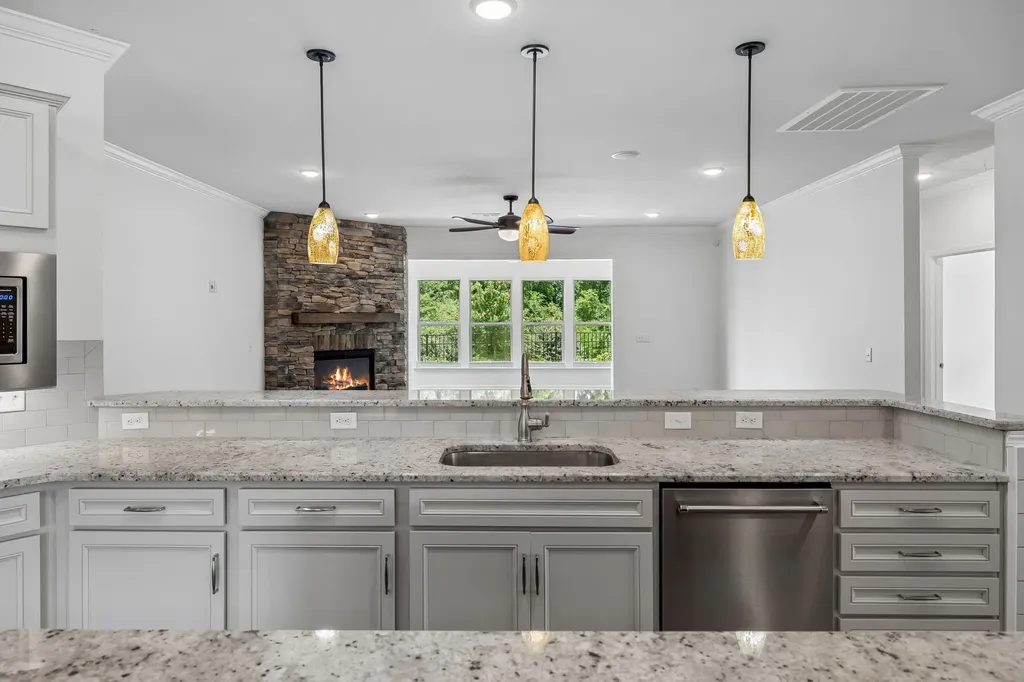 1018 Coffee Ridge Spring Hill TN 37174