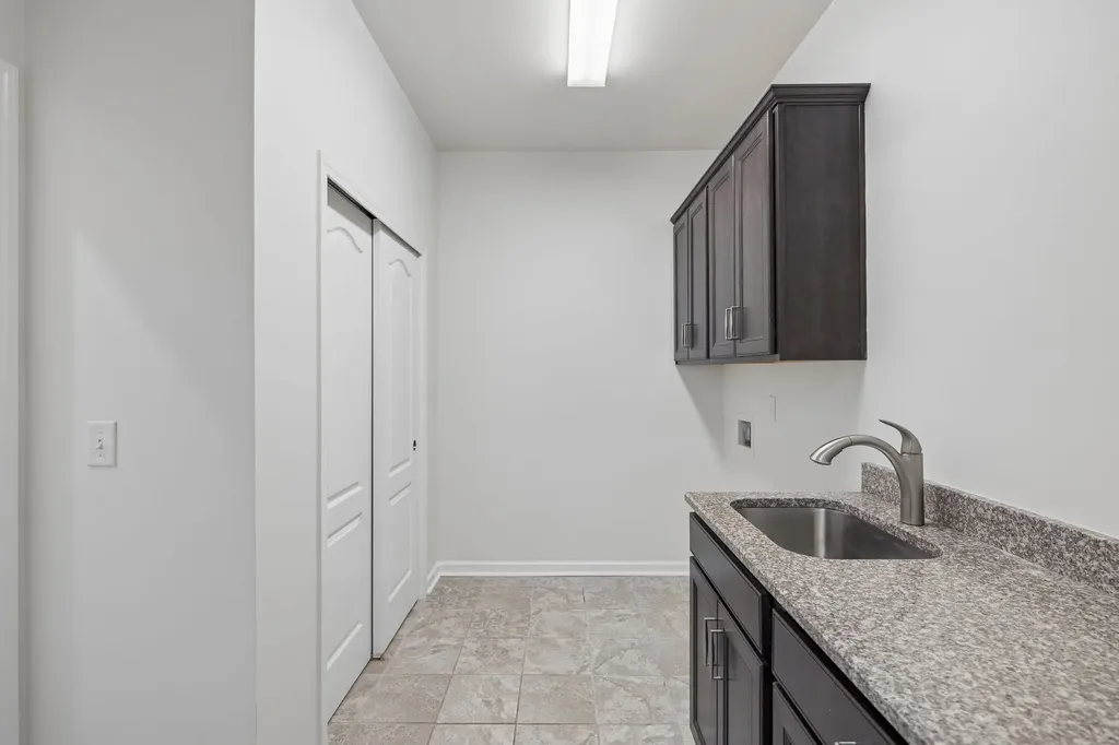 1018 Coffee Ridge Spring Hill TN 37174