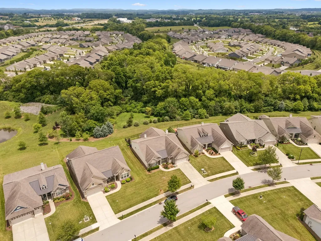 1018 Coffee Ridge Spring Hill TN 37174