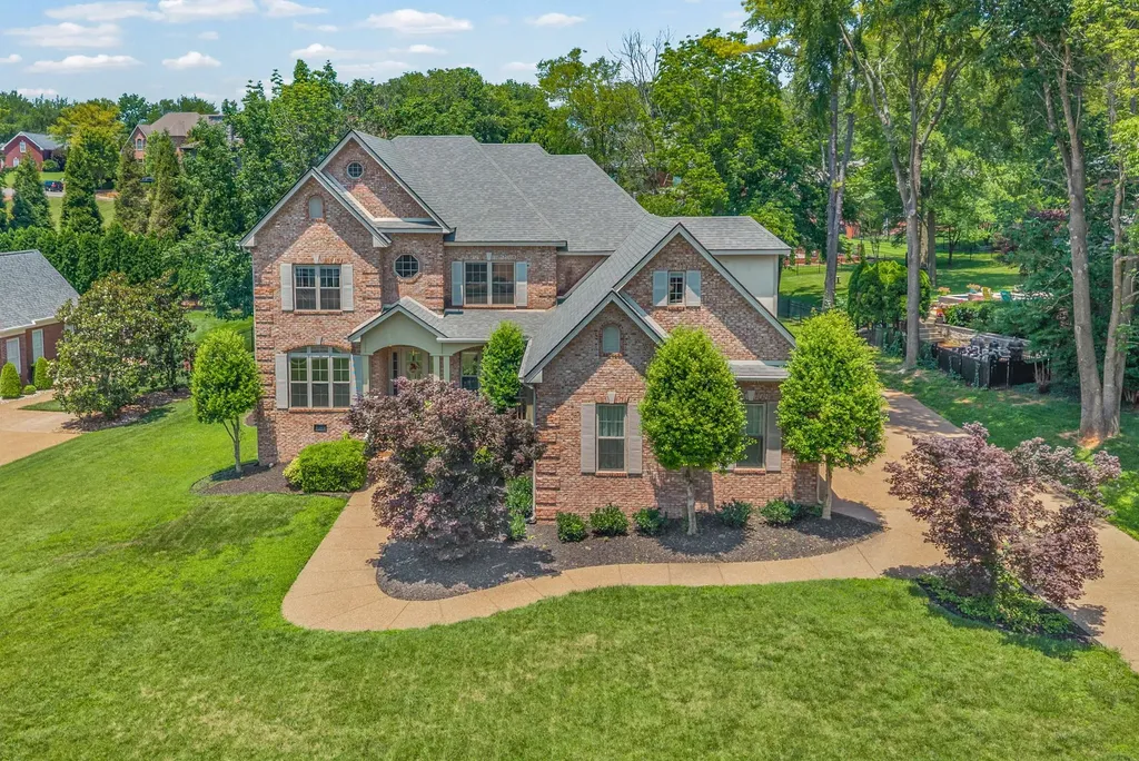 817 Salisbury Way Clarksville TN 37043