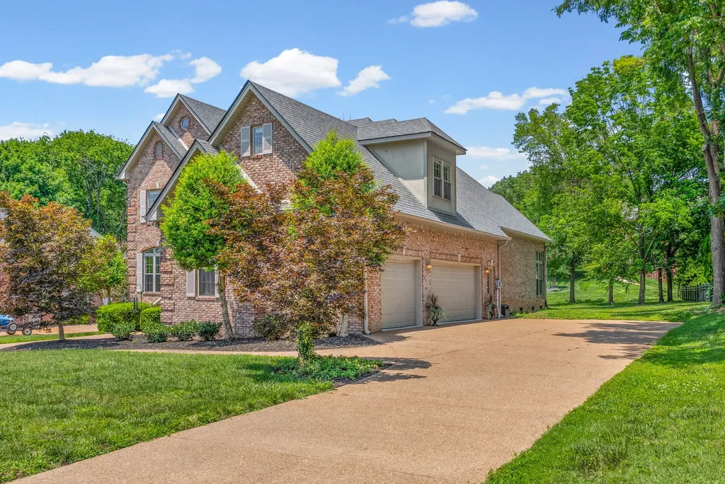 817 Salisbury Way Clarksville TN 37043