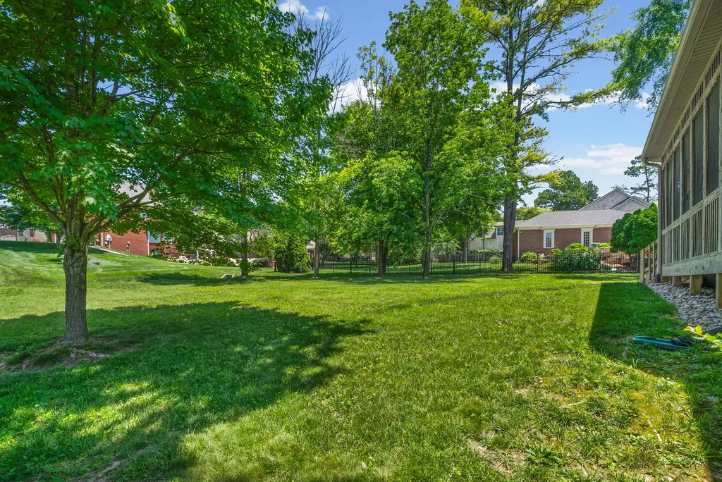 817 Salisbury Way Clarksville TN 37043