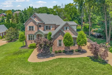 817 Salisbury Way Clarksville TN 37043