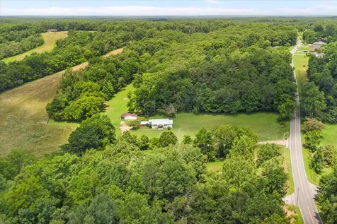 2035 Skyview Drive Centerville TN 37033