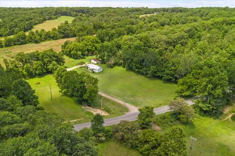 2035 Skyview Drive Centerville TN 37033