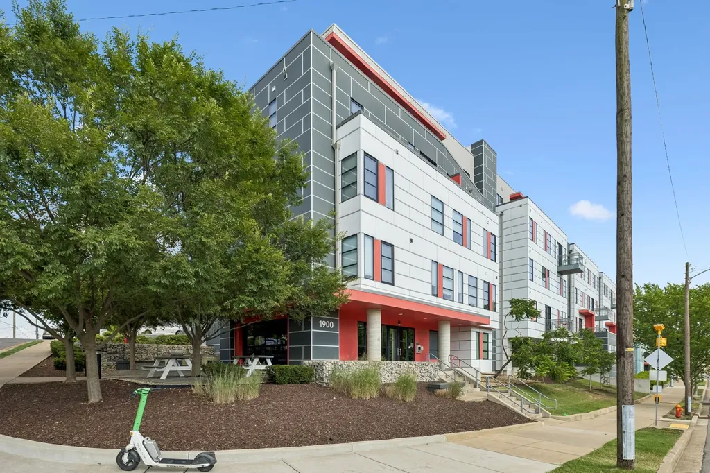 1900 12th Ave, S Nashville TN 37203