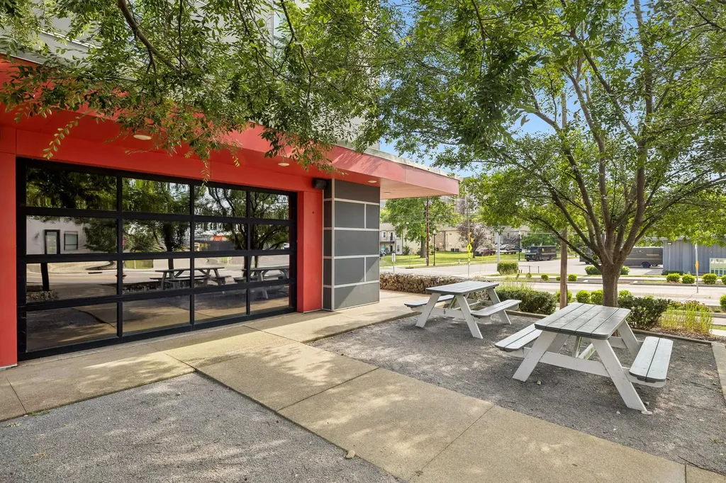 1900 12th Ave, S Nashville TN 37203